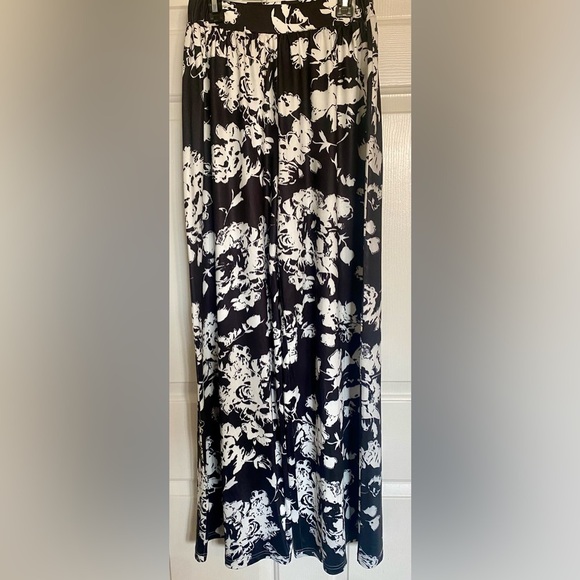 SHEIN All Over Floral Print Wide Leg Pants Black White - Picture 5 of 7